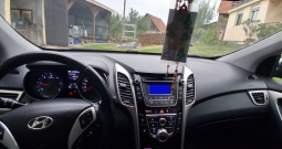 Hyudai i30 karavan 1.6 crdi 110 ks, 2014. - 142000 km - odlična oprema