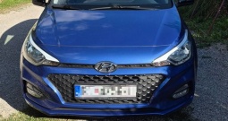 Prodajem Hyundai i20 FL 1. 2 DOHC, 84 ks, vatrena edicija daav, 65.000 km