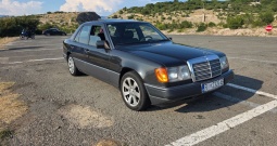 Mercedes 124 200D reg 09/27
