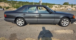 Mercedes 124 200D reg 09/27