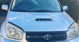 Toyota RAV4 za dijelove ili popravak