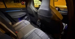 VW Golf 8 R-Line 1.5 TSI 110 kW – Matrix LED, grijana sjedala, 18" alu felge