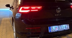VW Golf 8 R-Line 1.5 TSI 110 kW – Matrix LED, grijana sjedala, 18" alu felge