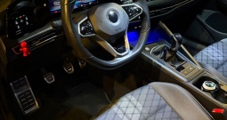 VW Golf 8 R-Line 1.5 TSI 110 kW – Matrix LED, grijana sjedala, 18" alu felge