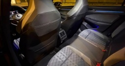 VW Golf 8 R-Line 1.5 TSI 110 kW – Matrix LED, grijana sjedala, 18" alu felge