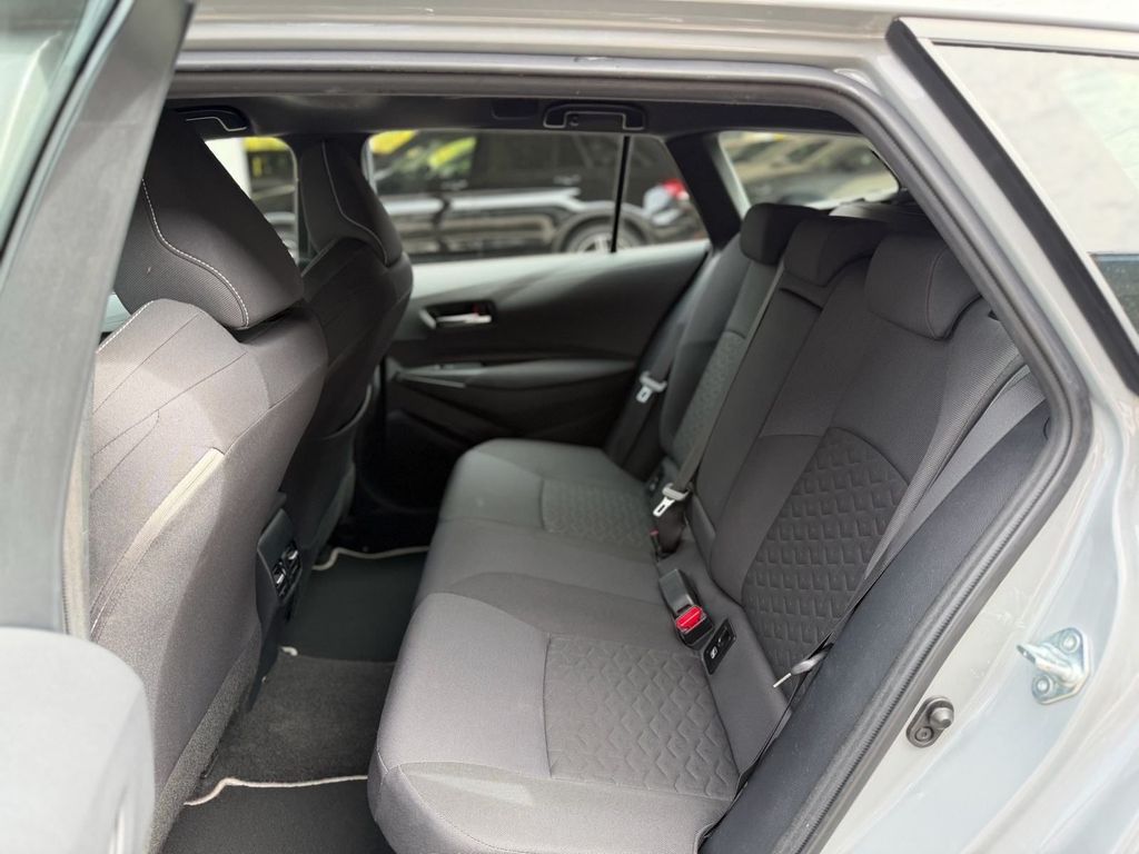 Toyota Corolla Touring Sports 1.8 Hybrid | Relax jamstvo | Servisna |