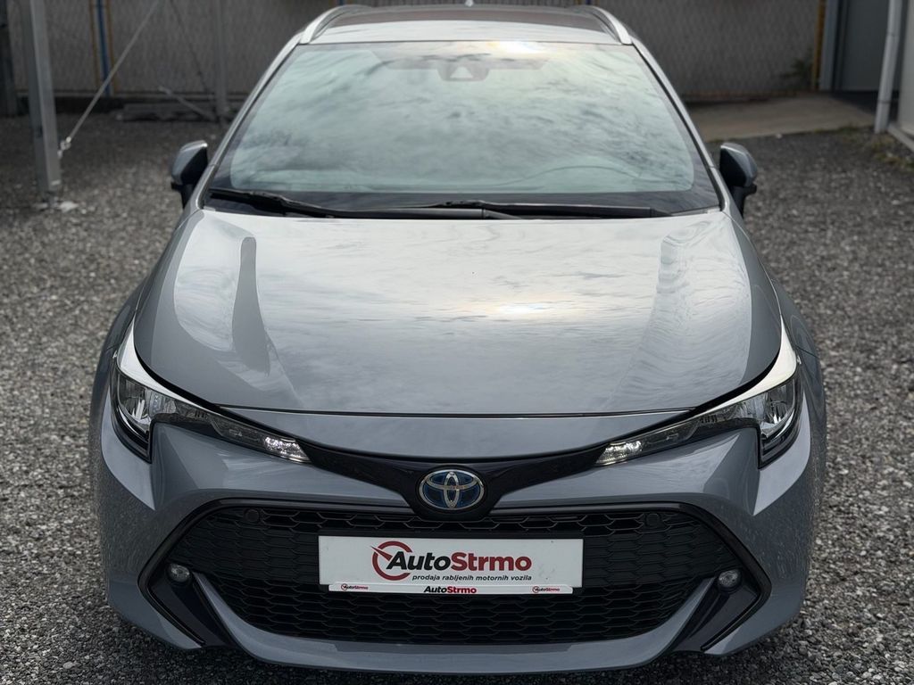 Toyota Corolla Touring Sports 1.8 Hybrid | Relax jamstvo | Servisna |