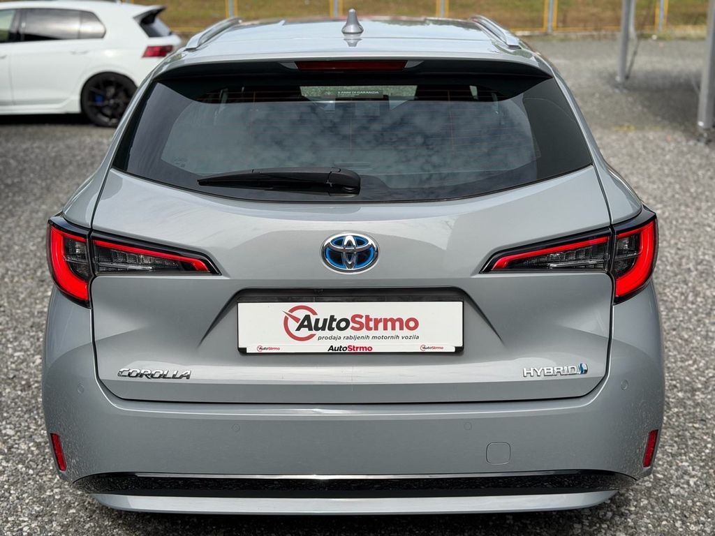 Toyota Corolla Touring Sports 1.8 Hybrid | Relax jamstvo | Servisna |