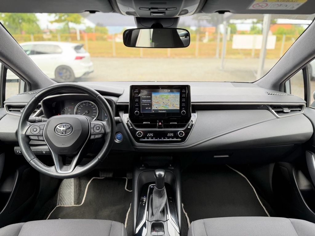 Toyota Corolla Touring Sports 1.8 Hybrid | Relax jamstvo | Servisna |