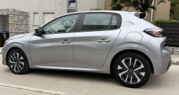 Peugeot 208 1,2 2024 g., jamstvo 12mj, navigacija, apple/android car. .
