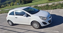 Opel Corsa 2012. god, 1.2 benzin, ručna klima, 137000 km