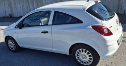 Opel Corsa 2012. god, 1.2 benzin, ručna klima, 137000 km
