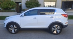 1.7 crd 140000km servisna, dva ključa, oštećenja od tuče