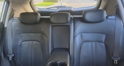 1.7 crd 140000km servisna, dva ključa, oštećenja od tuče