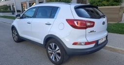 1.7 crd 140000km servisna, dva ključa, oštećenja od tuče