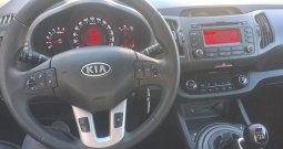 1.7 crd 140000km servisna, dva ključa, oštećenja od tuče