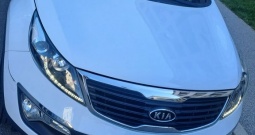 1.7 crd 140000km servisna, dva ključa, oštećenja od tuče