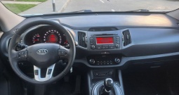 1.7 crd 140000km servisna, dva ključa, oštećenja od tuče