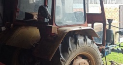 Traktor Ursus C-335 sa kabinom i kosom