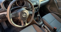 VW Golf 6 1.6 TDI Sportline. Servisna knjiga.
