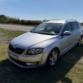 Škoda Octavia Combi 1.6 TDi Elegance Reg 10/2027.