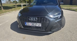Vrlo atraktivan Audi A3 8Y 2.0 TDI, 118 KS, u antracit sivoj boji