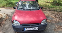 Opel Corsa 1.4i swing, crvena