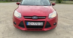 Prodajem Ford Focus 1.0, 74 kw, 2013 g super stanje