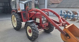 Prodajem traktor IHC 633A
