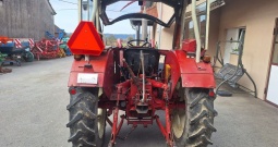 Prodajem traktor IHC 633A