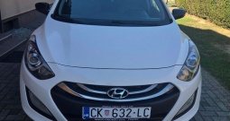 Hyundai i30 1.6 CRDi | 81 kw | kamera | panorama