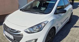 Hyundai i30 1.6 CRDi | 81 kw | kamera | panorama