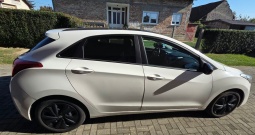 Hyundai i30 1.6 CRDi | 81 kw | kamera | panorama
