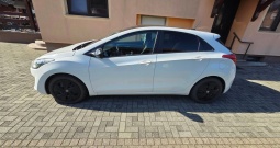 Hyundai i30 1.6 CRDi | 81 kw | kamera | panorama
