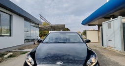 Prodajem automobil Kia ceed, biserno crne boje, 2021 godište.