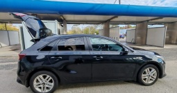 Prodajem automobil Kia ceed, biserno crne boje, 2021 godište.