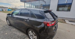 Prodajem automobil Kia ceed, biserno crne boje, 2021 godište.