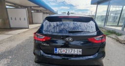 Prodajem automobil Kia ceed, biserno crne boje, 2021 godište.
