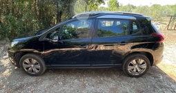 Peugeot 2008, puretech, crni