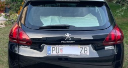 Peugeot 2008, puretech, crni