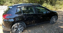 Peugeot 2008, puretech, crni