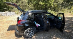 Peugeot 2008, puretech, crni