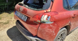 Peugeot 2008 - oštećen stražnji kraj
