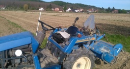 Traktor Iseki157 TU Land Hope 4x4 voćarski