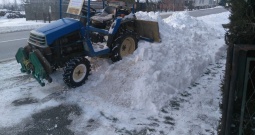 Traktor Iseki157 TU Land Hope 4x4 voćarski
