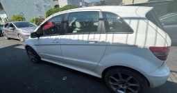 Mercedes B 200