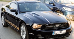 Ford Mustang 3.7 v6 Facelift (2014) - Registriran u HR / Dugogodišnji vlasnik