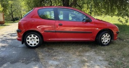 Peugeot 206 1.1 2004. g. - 135.000 km