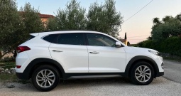 Hyundai Tucson 1.7 CRDi Xpossible | Panorama • Reg. 07/2027