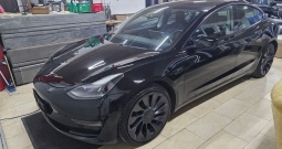 Tesla 3 performance